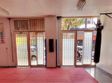 Local comercial · 83m² · 3 Ambientes · Comercio en Oliden 1400