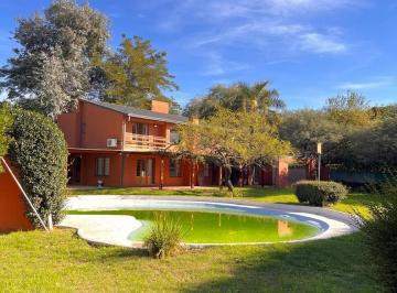 Casa · 237m² · 3 Dormitorios · 4 Cocheras · Casa en Venta y Alquiler en Villa Allende Golf