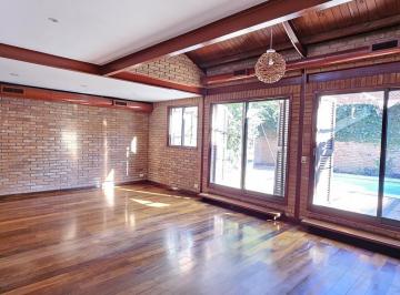 Casa · 210m² · 5 Ambientes · 1 Cochera · Venta Casa Martínez 4 Dorm.