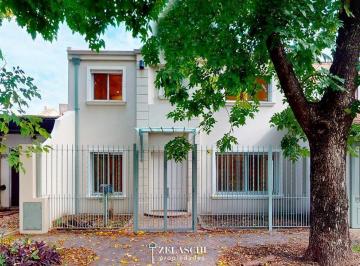 Casa · 140m² · 4 Ambientes · Casa en Venta: Calle Post, Ciudad Jardín