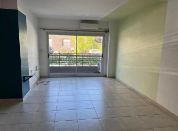 Departamento · 45m² · 2 Ambientes · Alquiler Depto 2 Ambientes C/ Balcón Al Frente