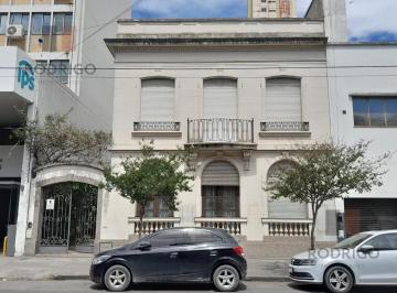 Casa · 250m² · 9 Ambientes · 2 Cocheras · Casa en Venta