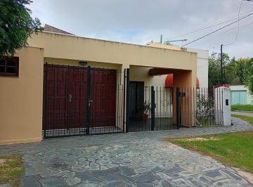 Casa · 118m² · 5 Ambientes · 1 Cochera · Casa en Ensenada