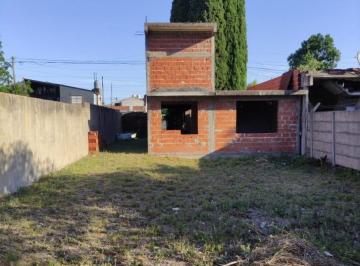 Terreno · 325m² · Rb - Lote con Vivienda de Hormigon en Construccion de Dos Plantas a Terminar Cerca del Cruce Varela