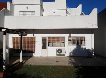 Casa · 160m² · 6 Ambientes · 2 Cocheras · Vendo Excelente Casa con Lote Propio de 10x30 m, Casa 6 Amb. con Gran Living Comedor, Amplia Cocina C