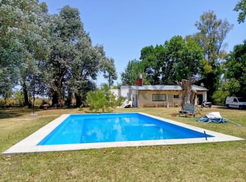Casa · 81m² · 4 Ambientes · Ruiseñor y Las Calandrias. Casa Quinta en Venta de 3 Dorm. con Lote de 3761 m², Brandsen.