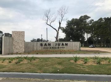 Terreno · 601m² · San Juan Chico - Barrio Cerrado - Lote con Fondo a Laguna - Hudson