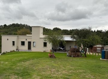 Casa · 223m² · 3 Ambientes · Las Monjitas Esq Las Curucucha