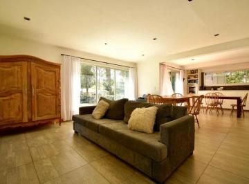 Casa · 150m² · 4 Ambientes · 2 Cocheras · Casa en Venta - 3 Dorm. 2 Baños - Cocheras - 450 m² - Mar del Plata