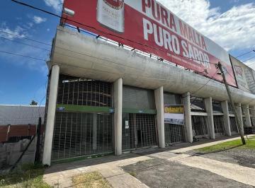 Bodega-Galpón · 400m² · Alquiler Local/galpón en Moreno - Sobre Acceso Oeste Comercial