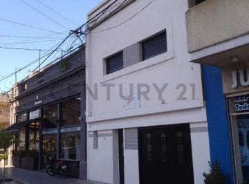 Casa · 150m² · 4 Ambientes · 1 Cochera · Venta de Casa 3 Dorm. en Barrio Recoleta, Santa Fe.