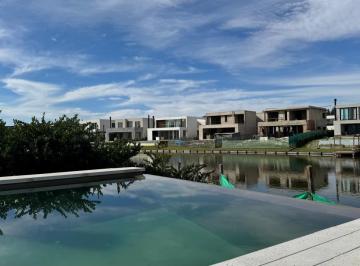 Casa · 360m² · 9 Ambientes · 2 Cocheras · Acepta Financiacion! Casa Al Agua Carpinchos Nordelta
