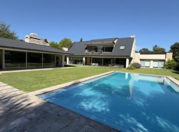 Casa · 600m² · 6 Ambientes · 2 Cocheras · Casa Moderna con Vista Al Polo en San Diego