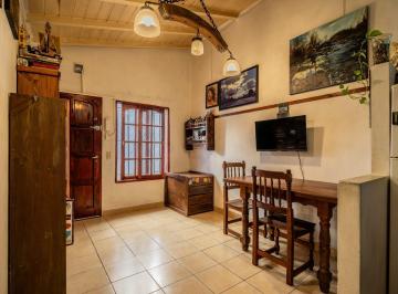 PH · 35m² · 3 Ambientes · 1 Cochera · Departamento PH · en Venta · 3 Ambientes · Luminoso y Funcional · Castelar