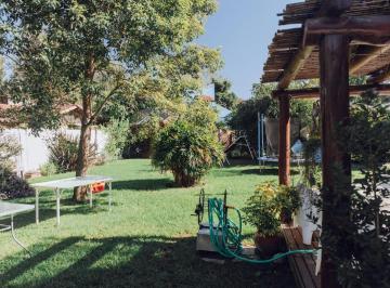 Casa · 240m² · 5 Ambientes · 2 Cocheras · Las Praderas - Muy Linda Casa a La Venta en Villa de Mayo