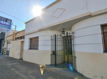 Casa · 220m² · 6 Ambientes · 6 Cocheras · Casa en Venta de 6 Ambientes con Taller y Cocheras Morón