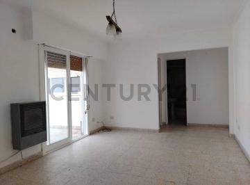 PH · 46m² · 2 Ambientes · Alquiler PH con Patio 64 E/ 6 y 7. La Plata