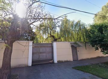 Casa · 497m² · 5 Ambientes · Casa Quinta 5 Amb C/ Pileta Climatizada 497 m² en Lote 2901 m² - Villa Luzuriaga