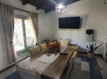 Casa · 190m² · 3 Ambientes · Casa en Venta - 2 Dorm. 2 Baños - Río Cuarto