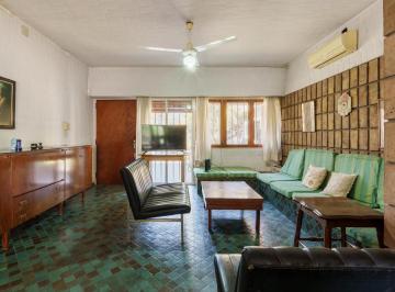 Casa · 250m² · 5 Ambientes · 2 Cocheras · Casa en Venta Barrio Fisherton 4 Dorm. Jardin Pileta