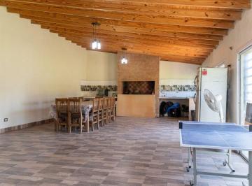 Casa · 80m² · 1 Ambiente · 3 Cocheras · Gran Oportunidad Casa Terreno 1050 m²