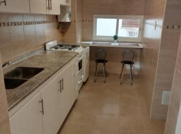 Departamento · 60m² · 3 Ambientes · Royo Inmobiliaria Alquila Depto a Dos Cuadras de La Peatonal