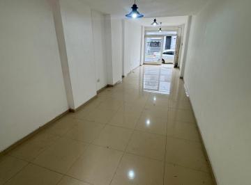 Local comercial , Avellaneda · España 243. Local con Patio. Alquiler o Venta Avellaneda