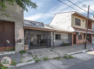Casa · 92m² · 3 Ambientes · 1 Cochera · Casa en Valentin Alsina, Lanus
