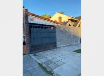 Casa · 217m² · 5 Ambientes · 2 Cocheras · Casa en Venta en Ramos Mejia