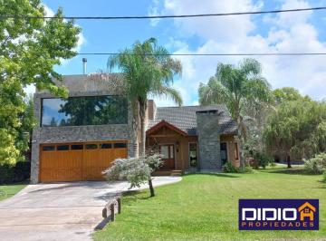 Casa · 330m² · 4 Ambientes · 2 Cocheras · Casa Venta Parque Las Naciones Guernica