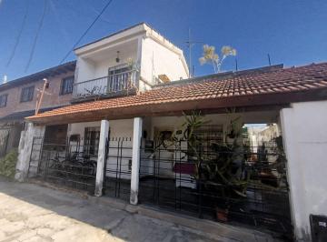 Casa · 96m² · 4 Ambientes · Venta Casa 4 Amb Temperley Apto Credito Patio