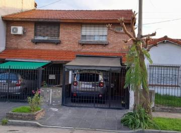 Departamento · 200m² · 3 Ambientes · Azcuenaga 1643. Excelente Duplex, Zona Plaza 9 de Julio.