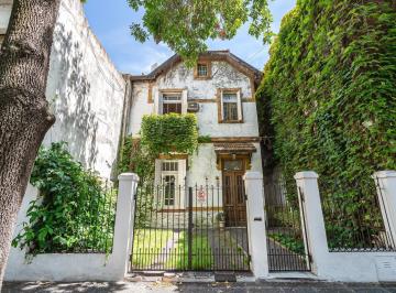 Casa · 270m² · 6 Ambientes · 1 Cochera · Casa de Estilo - Venta - 6 Amb - Jardin - Piscina - Parrilla - Cochera - Colegiales