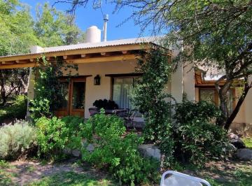 Casa · 100m² · 2 Ambientes · 1 Cochera · Casa en Las Chacras Villa de Las Rosas