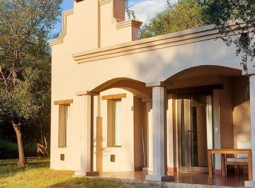 Casa · 63m² · 2 Ambientes · 1 Cochera · Casa en Villa de Las Rosas