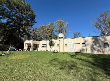 Casa · 140m² · 4 Ambientes · 2 Cocheras · Parque Natural Cardales - Los Carpinteros Al 8000