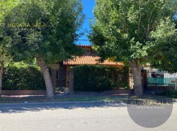 Local comercial · 247m² · 6 Ambientes · Casa Amplia en Alquiler Apta Comercio