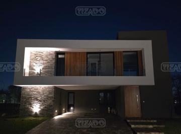 Casa · 206m² · 7 Ambientes · 2 Cocheras · Casa en Alquiler en Bella Vista, San Miguel, G. B. a. Zona Norte