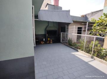 Casa · 173m² · 6 Ambientes · 3 Cocheras · Venta - Multifamiliar 6 Ambientes C/patio y Jardin