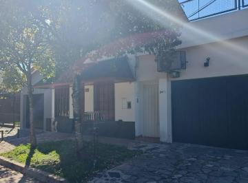 Departamento de 4 ambientes, Quilmes · Departamento en Primer Piso por Escalera, 3 Dorm.