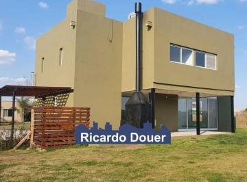 Casa · 190m² · 4 Ambientes · 1 Cochera · Casa en Venta en El Cantón, Escobar, G. B. a. Zona Norte
