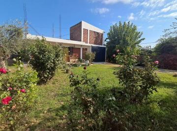 Casa · 450m² · 3 Ambientes · 2 Cocheras · Enorme Propiedad en Coquimbito a La Venta