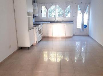 Casa · 120m² · 3 Ambientes · 1 Cochera · Casa 2 Dorm. - Apto Credito - Bº Alberdi