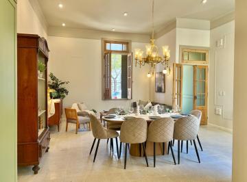 Casa · 146m² · 4 Ambientes · 1 Cochera · Casa - Pichincha