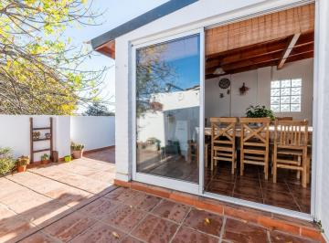 PH · 110m² · 4 Ambientes · 1 Cochera · PH con Cochera, Terraza y Quincho en Venta. Barrio San Andres