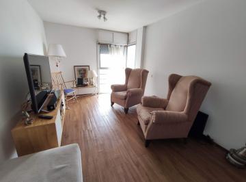 Departamento · 58m² · 4 Ambientes · 1 Cochera · Dpto en Alquiler de 2 Dorm. con Cochera. Centro.