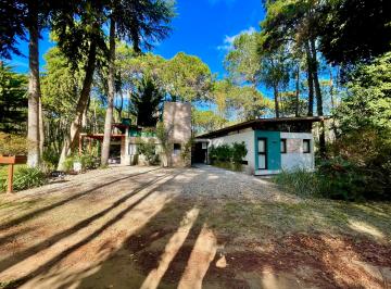 Casa de 4 ambientes, Cariló · Casa Soñada Entre Los Pinos de Cariló | 4 Ambientes con Pileta Lista Para Disfru
