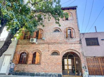 Casa · 262m² · 10 Ambientes · 1 Cochera · Casa en Venta 8 Amb con Dos Patios - Mataderos