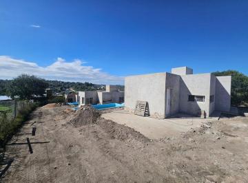 Casa · 67m² · 3 Ambientes · 1 Cochera · Casa PH en Venta 2 Dor Pileta en Carlos Paz