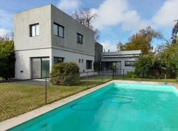 Casa · 142m² · 4 Ambientes · 4 Cocheras · Casa en Venta - 3 Dorm. 3 Baños - Cochera - 605 m² - Pilar del Este